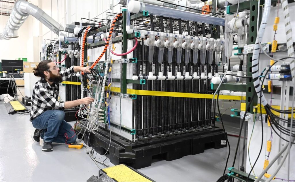 form-energy-battery-in-factory
