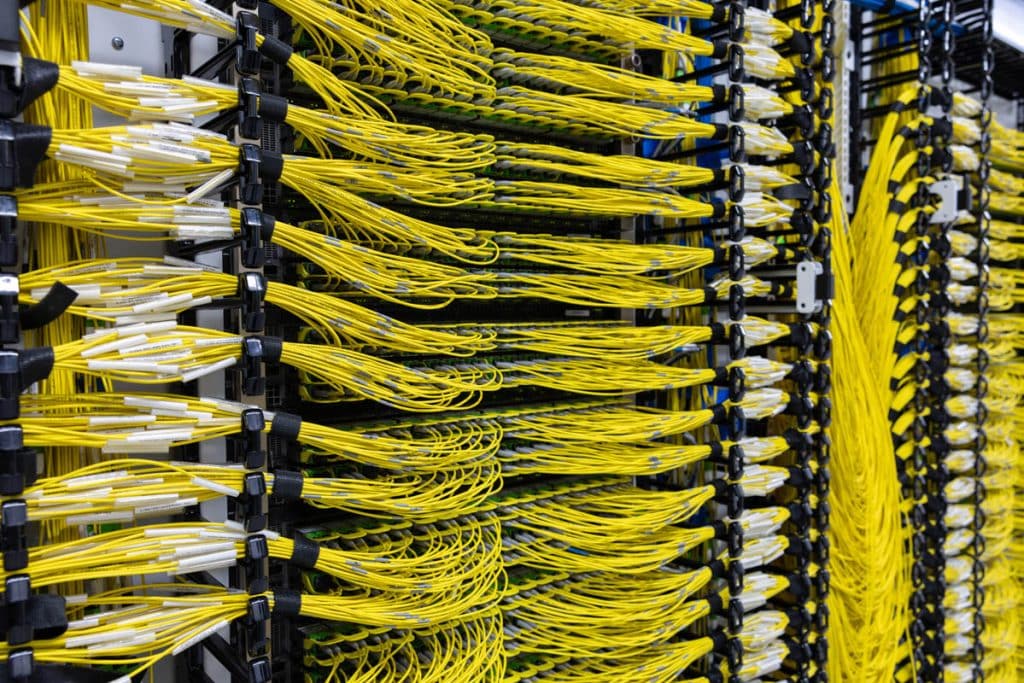 cable-routing-back-of-server